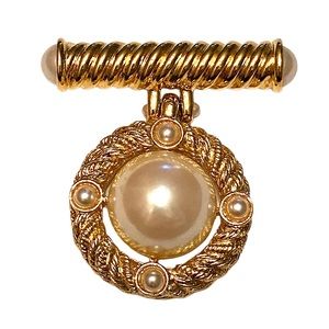 Vintage 90s Gripoix Gold Pearl Brooch